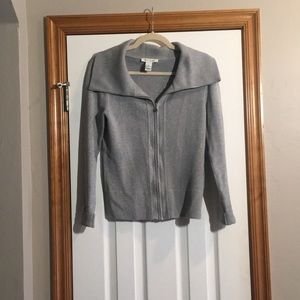 Fitted gray jacket